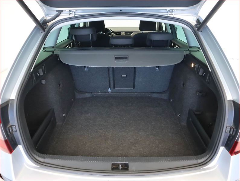 Škoda Octavia (2019) 1.6 TDI, Automat, Serv.kniha - fotka 14 z 20