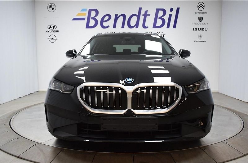 BMW Řada 5 530e xDrive Touring Tažné - fotka 3 z 19