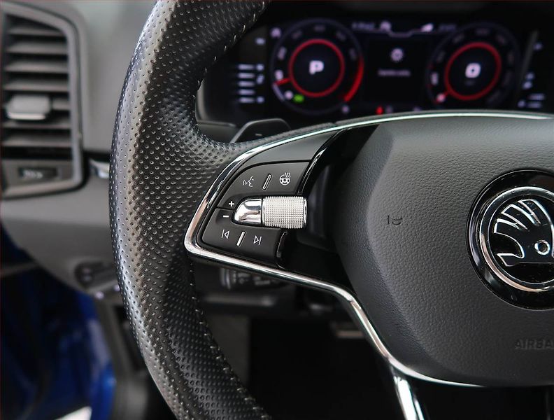Škoda Karoq (2021) Sportline 1.5 TSI, digi klima - fotka 23 z 28