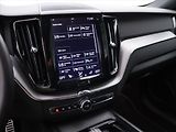 Volvo XC60 2.0 B4 145kW R-Design CZ Aut. - náhled 22