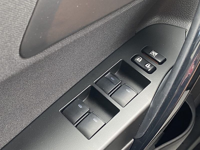 Toyota Auris 1.6i, ČR, Active, záruka - fotka 27 z 30