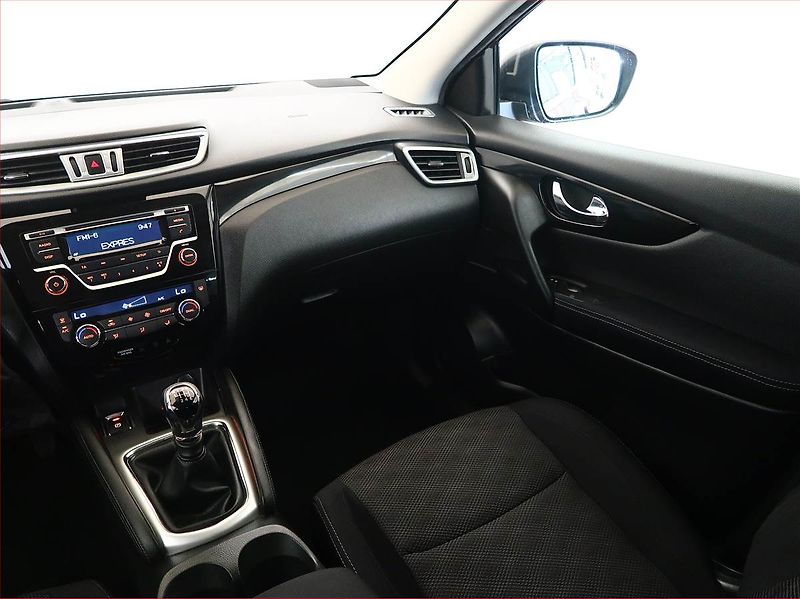 Nissan Qashqai (2017) 1.2 DIG-T, Serv.kniha - fotka 8 z 15