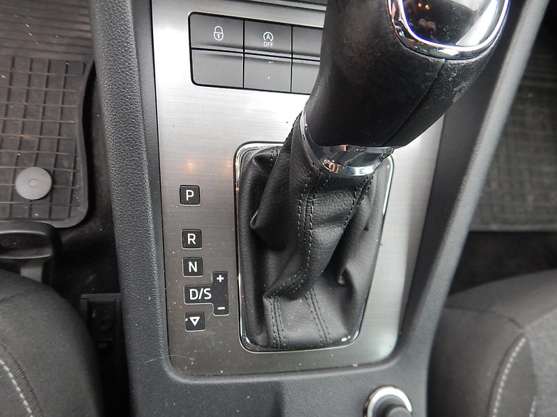 Škoda Octavia 2.0 TDI, DSG - fotka 21 z 28