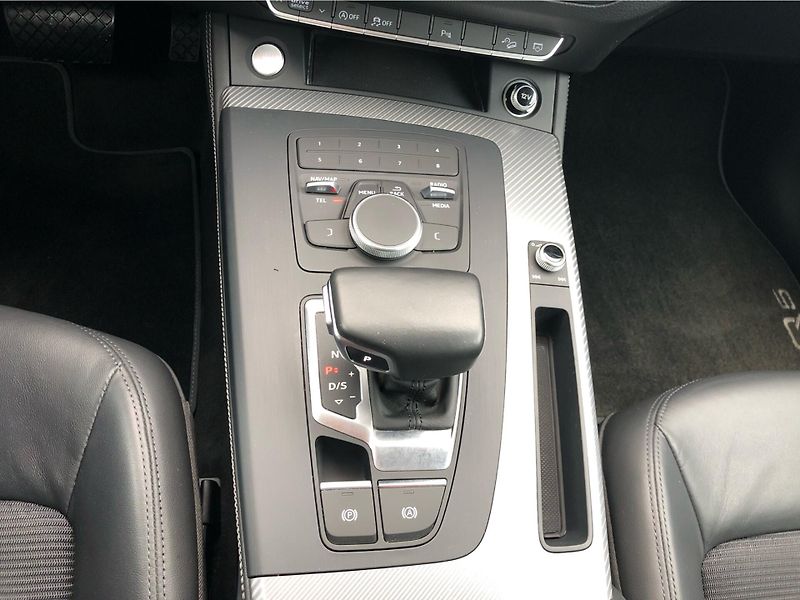 Audi Q5 DESIGN 2.0 TDI 140 KW Quattro - fotka 21 z 30