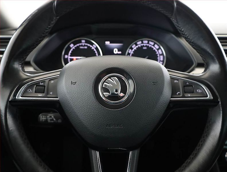 Škoda Superb (2017) Style 2.0 TDI 4x4, 4X4, Kůže - fotka 8 z 17