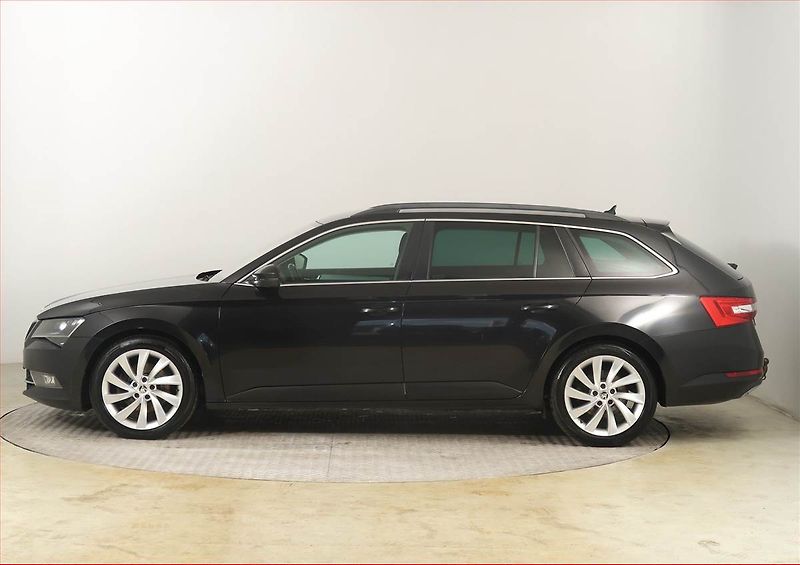 Škoda Superb (2016) 2.0 TDI, Navi, Bi-Xenony - fotka 3 z 22