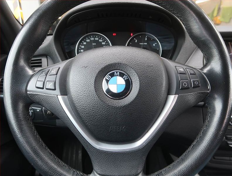 BMW X5 (2012) xDrive40d, 4X4, Automat - fotka 17 z 23