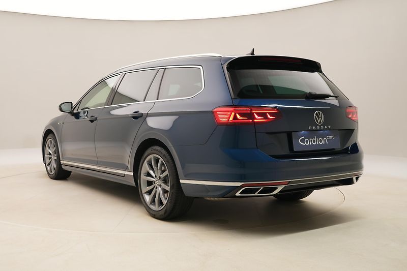 Volkswagen Passat VARIANT 2.0TDI DSG R-LINE CZ - fotka 10 z 55