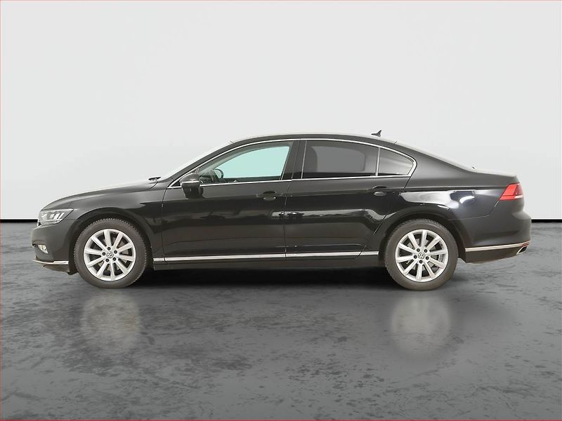 Volkswagen Passat (2020) 2.0 TDI, Automat, Kůže, Navi - fotka 3 z 17
