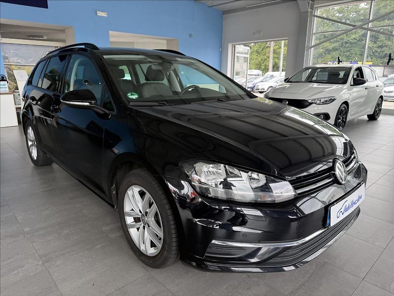 Volkswagen Golf 1,6   TDI 85kW,1.MAJ,SERVISKA - fotka 1 z 28
