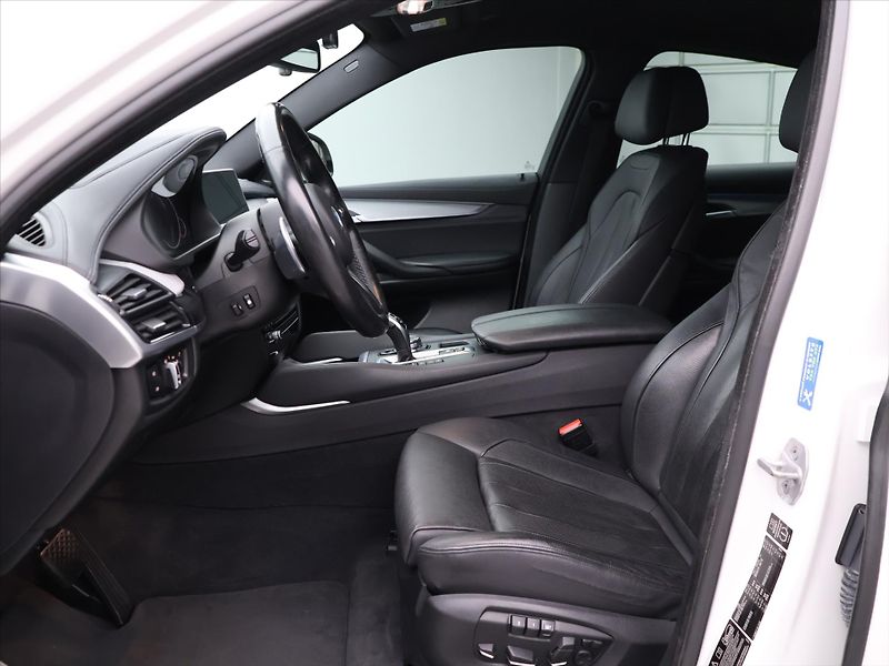 BMW X6 3,0 M50da 260kW Xdrive CZ LED - fotka 12 z 39