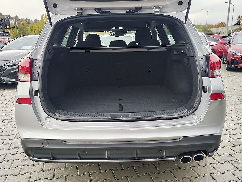 Hyundai i30 1.5 T-GDI/103kW N-Line DCT - fotka 9 z 35