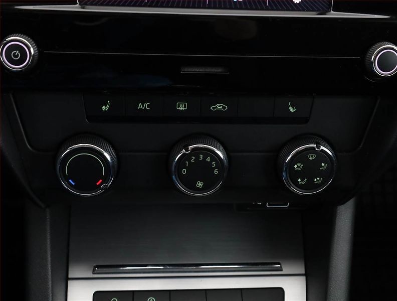 Škoda Octavia (2018) 1.4 TSI, Serv.kniha, Tempomat - fotka 12 z 16