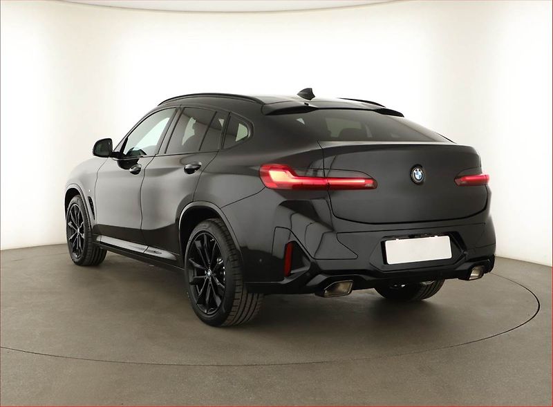 BMW X4 (2024) xDrive20d - fotka 4 z 21