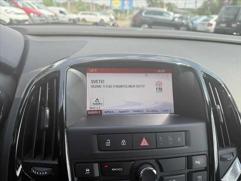 Opel Astra 1,6 CDTi - fotka 13 z 28