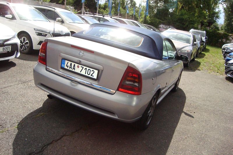 Opel Astra (2002) 1.6i,16V,Cabrio,Bertone,El.Stř - fotka 8 z 65