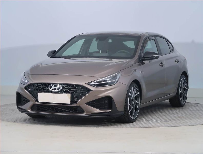 Hyundai i30 (2022) N-Line 1.5 T-GDI MHEV - fotka 2 z 19