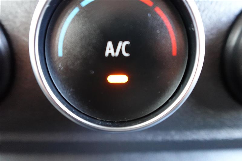 Renault Master 2,3 DCI  SKŘÍŇ CHLAĎÁK KLIMA - fotka 26 z 28