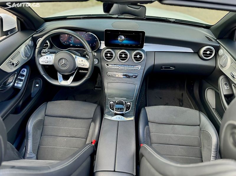 Mercedes-Benz Třídy C CABRIO 300d AMG - fotka 12 z 49