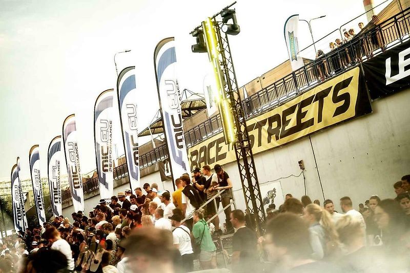 Finále Race The Streets, mezinárodního šampionátu v driftech v Dolní oblasti Vítkovic. 9. srpna 2025 v Ostravě.
