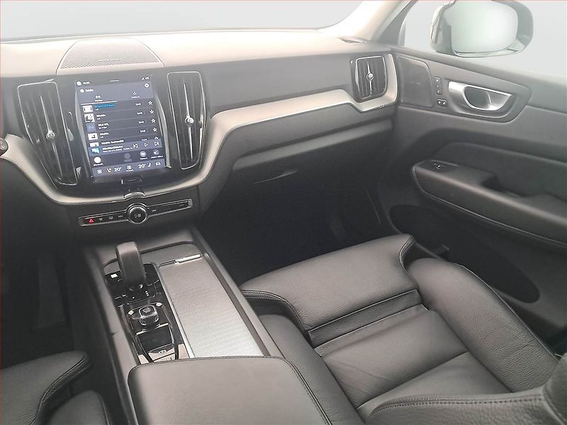 Volvo XC60 (2023) B4 AWD - fotka 7 z 18