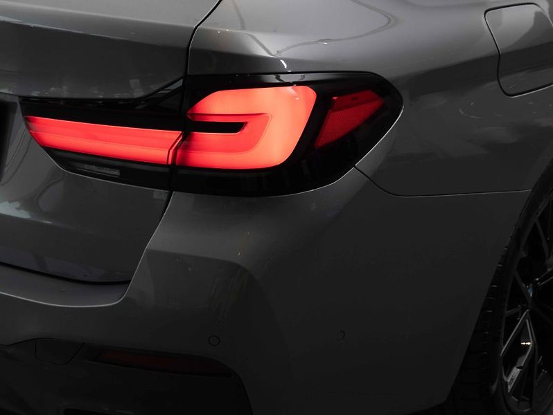BMW Řada 5 520d xDrive - fotka 10 z 20