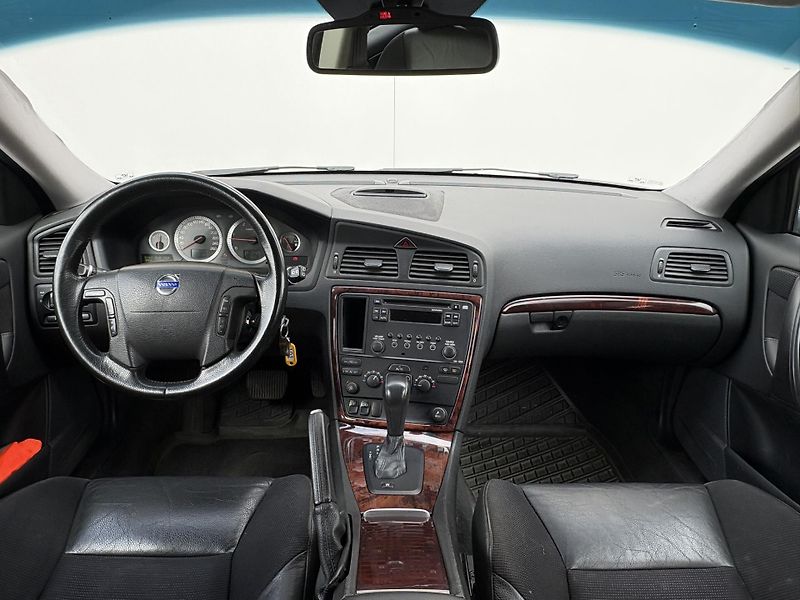 Volvo V70 2.4 D5 136kW AT - fotka 5 z 18