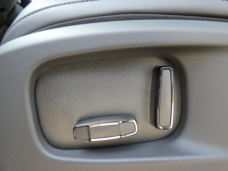 Land Rover Defender 110 4,4 OCTA P635 - fotka 9 z 46