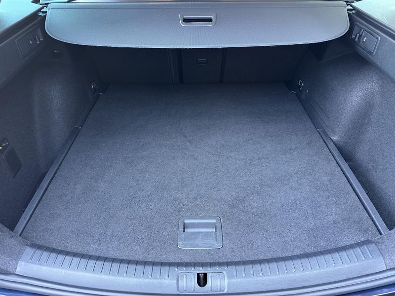 Seat Leon (2022) 1.5eTSi DSG Xcellence DPH RZV - fotka 23 z 50