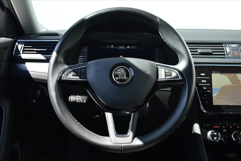 Škoda Superb 2.0 TDI 140kW DSG STYLE ČR - fotka 16 z 32