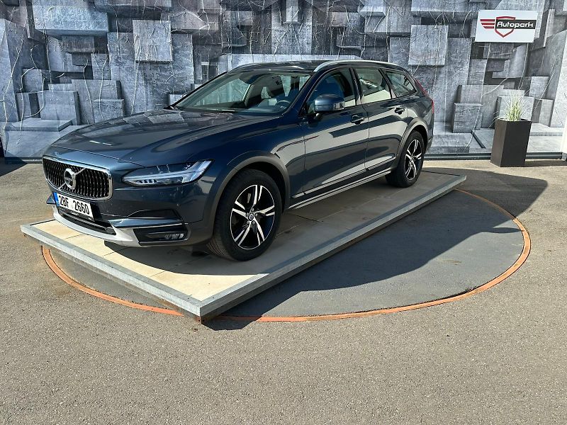 Volvo V90 (2018) 2.0D, 140KW, CROSSCOUNTRY - fotka 3 z 25