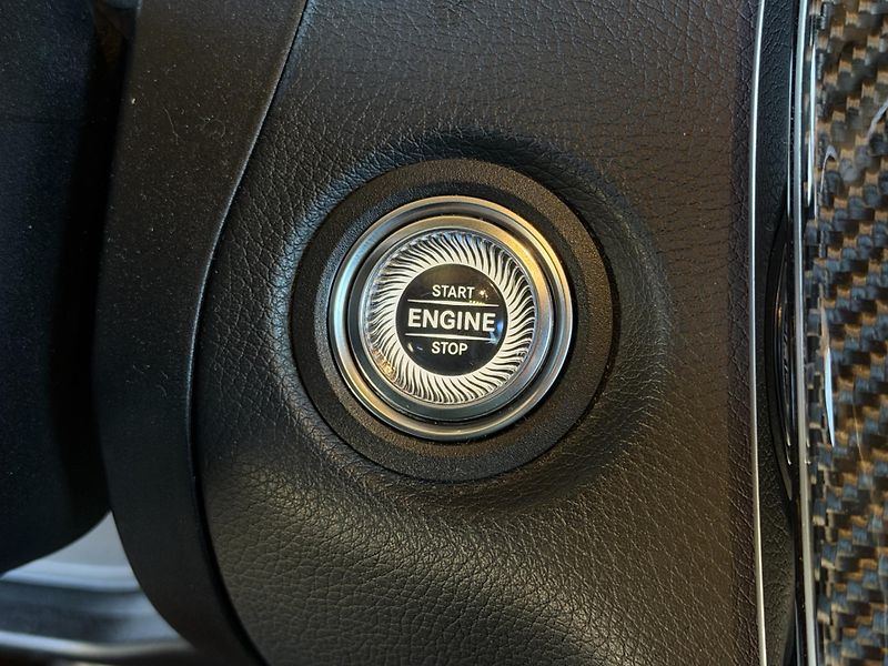 Mercedes-Benz Třídy C C43 AMG 4MATIC  - fotka 25 z 38