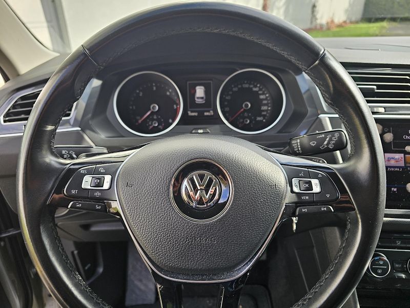 Volkswagen Tiguan (2020) 2.0TDI  - fotka 19 z 22
