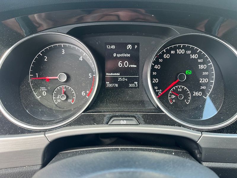 Volkswagen Touran 2.0 TDI/110kW Comfortline DSG - fotka 9 z 24
