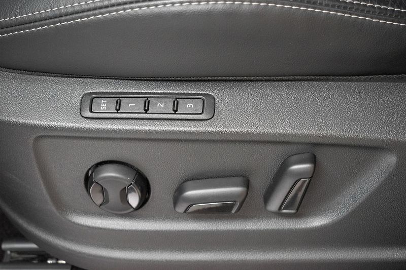 Škoda Kodiaq 1.5 TSI SPORTLINE*DSG*DPH*ČR 1 - fotka 18 z 43