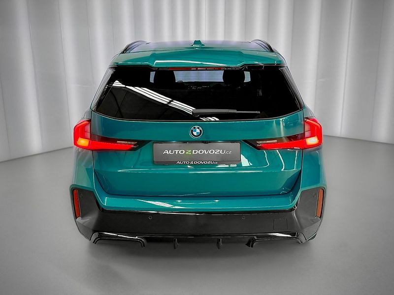 BMW iX1 xDrive 30 M-PAKET, INDIVIDUAL, - fotka 6 z 38