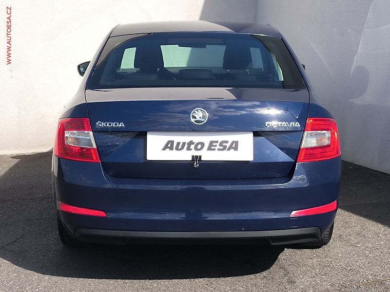 Škoda Octavia (2016) 1.6 TDi, ČR, AC, výhřev sed - fotka 5 z 18