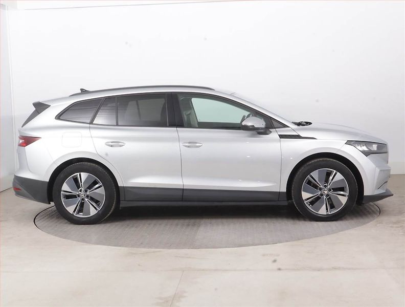 Škoda Enyaq (2021) 60 (62 kWh), SoH 93% - fotka 6 z 18