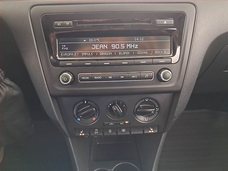 Škoda Rapid (2015) Spaceback 1.6 TDI, Tempomat - fotka 12 z 15