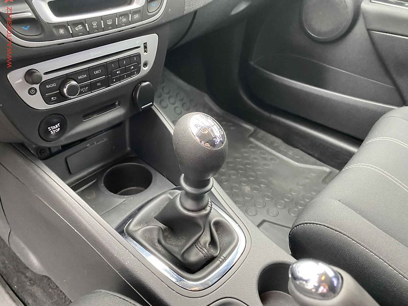 Renault Mégane (2016) 1.5 dCi, ČR, AC, tempo, park - fotka 16 z 16