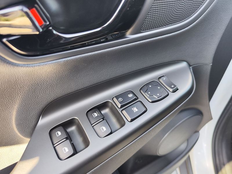 Hyundai Kona 1.6 GDI/104kW Mystic Lime DCT - fotka 29 z 33