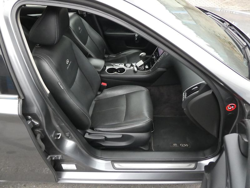 Infiniti Q50 2,2D 125kW automat navigace  - fotka 14 z 17