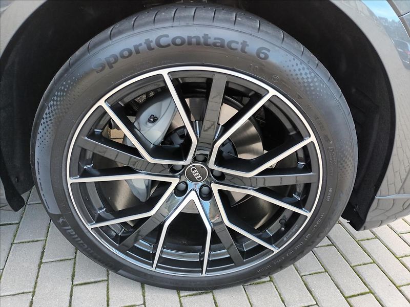 Audi Q8 3,0 TDI,210KW,S-line,ČR 1MAJ, - fotka 25 z 50