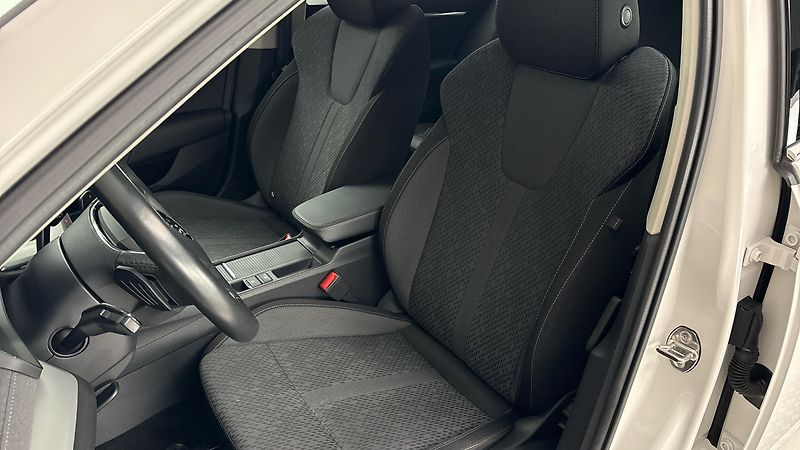 Škoda Octavia 2.0 TDI DSG Style Combi - fotka 15 z 27