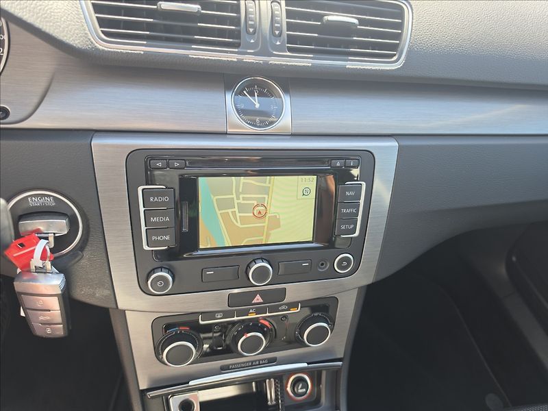Volkswagen Passat 1,4 TSi 90KW Comfortline NAVI - fotka 19 z 45