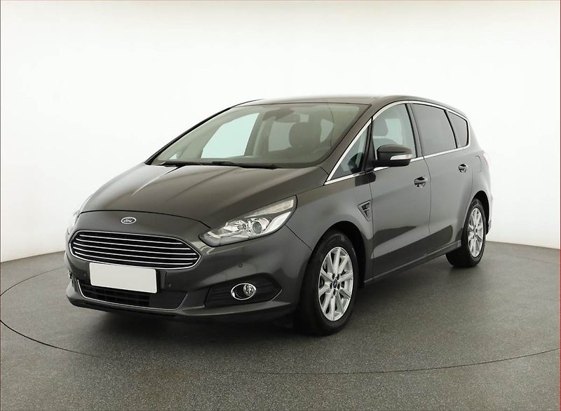 Ford S-MAX (2015) 2.0 TDCi, Automat, Navi - fotka 2 z 20