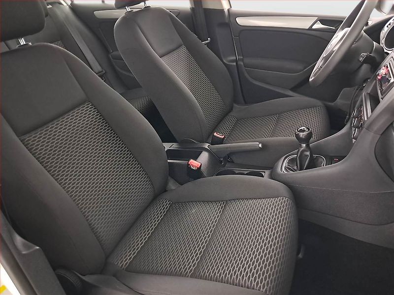 Volkswagen Golf (2012) 1.6 TDI, Tempomat - fotka 9 z 16