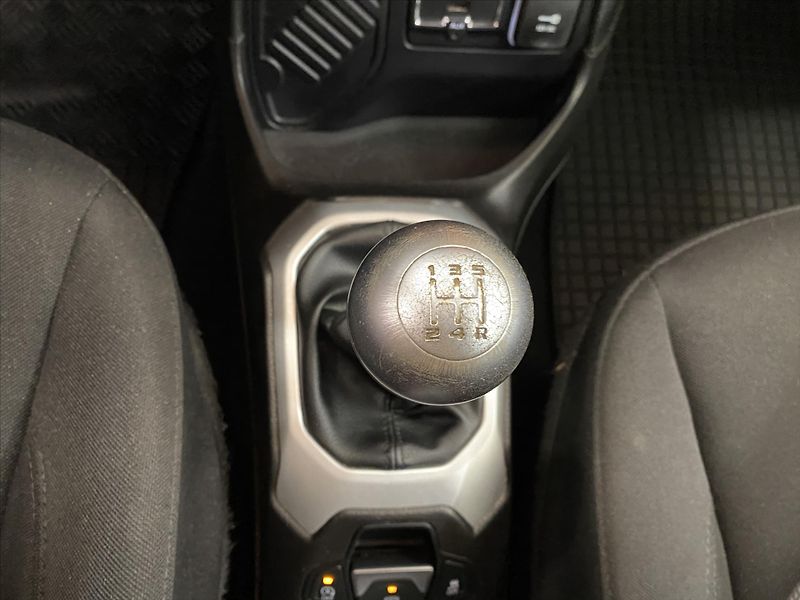 Jeep Renegade 1,6 i 81kW 1.Majitel - fotka 17 z 24