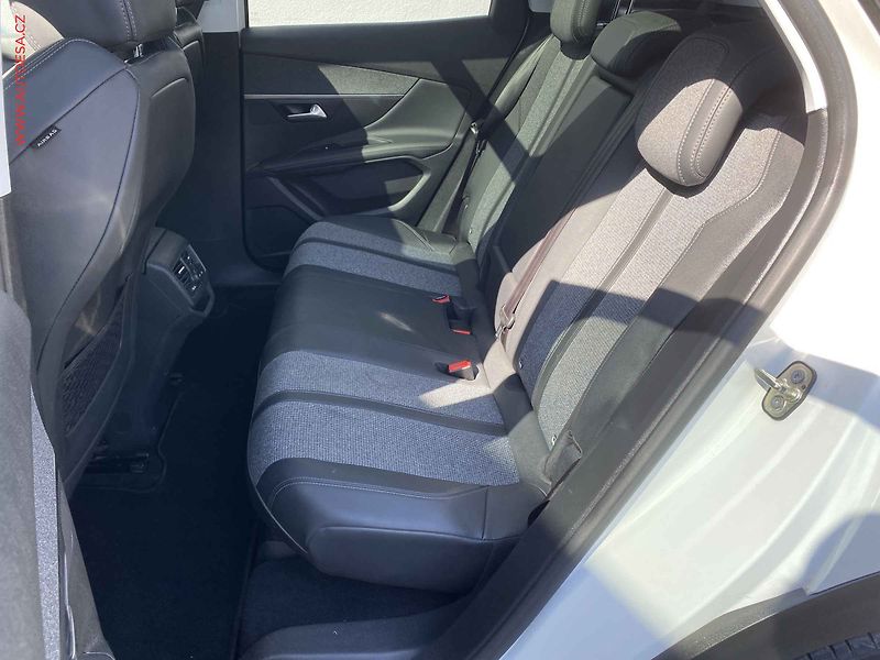 Peugeot 3008 (2019) 1.2PT, Allure, AT, panor - fotka 10 z 18