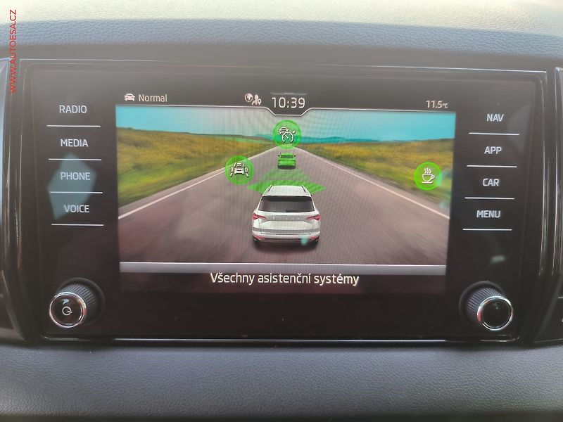 Škoda Karoq (2023) 1.5 TSI, 1.maj,ČR, SportLine - fotka 16 z 27